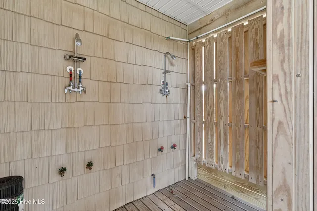 $2,150,000 | 98 Oleander Court, Surf City, NC 28445