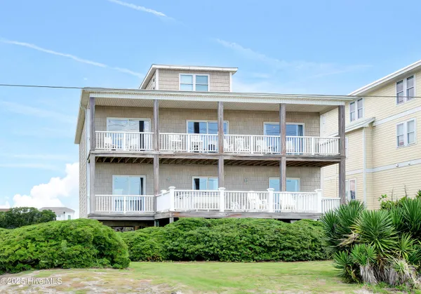 $1,999,998 | 98 Oleander Court, Surf City, NC 28445