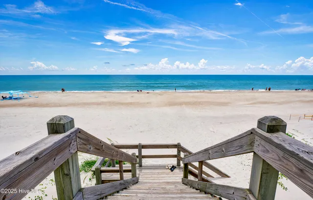 $2,150,000 | 98 Oleander Court, Surf City, NC 28445