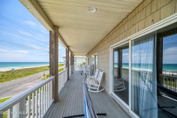 $1,999,998 | 98 Oleander Court, Surf City, NC 28445