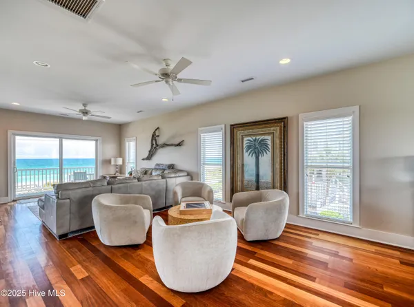 $1,999,998 | 98 Oleander Court, Surf City, NC 28445
