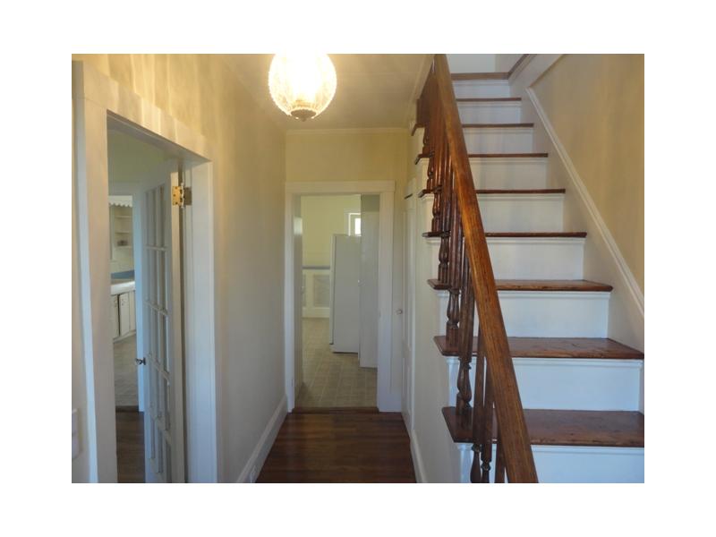 1474 Wapping Road Middletown, RI 02842 - Photo 4 of 25 Entry.