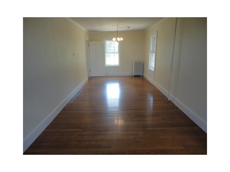 1474 Wapping Road Middletown, RI 02842 - Photo 6 of 25 Living Room.