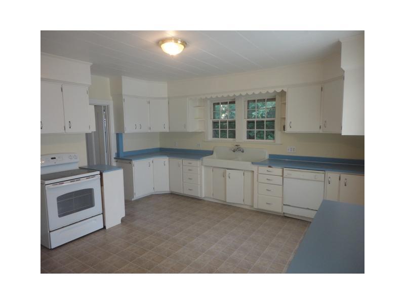1474 Wapping Road Middletown, RI 02842 - Photo 9 of 25 Kitchen.