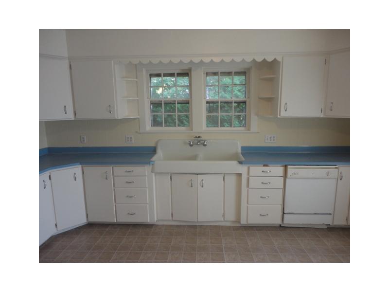 1474 Wapping Road Middletown, RI 02842 - Photo 10 of 25 Kitchen.