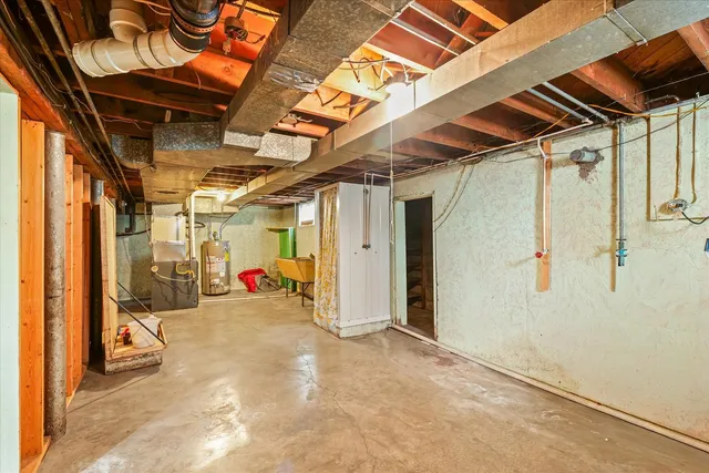 a view of a indoor garage