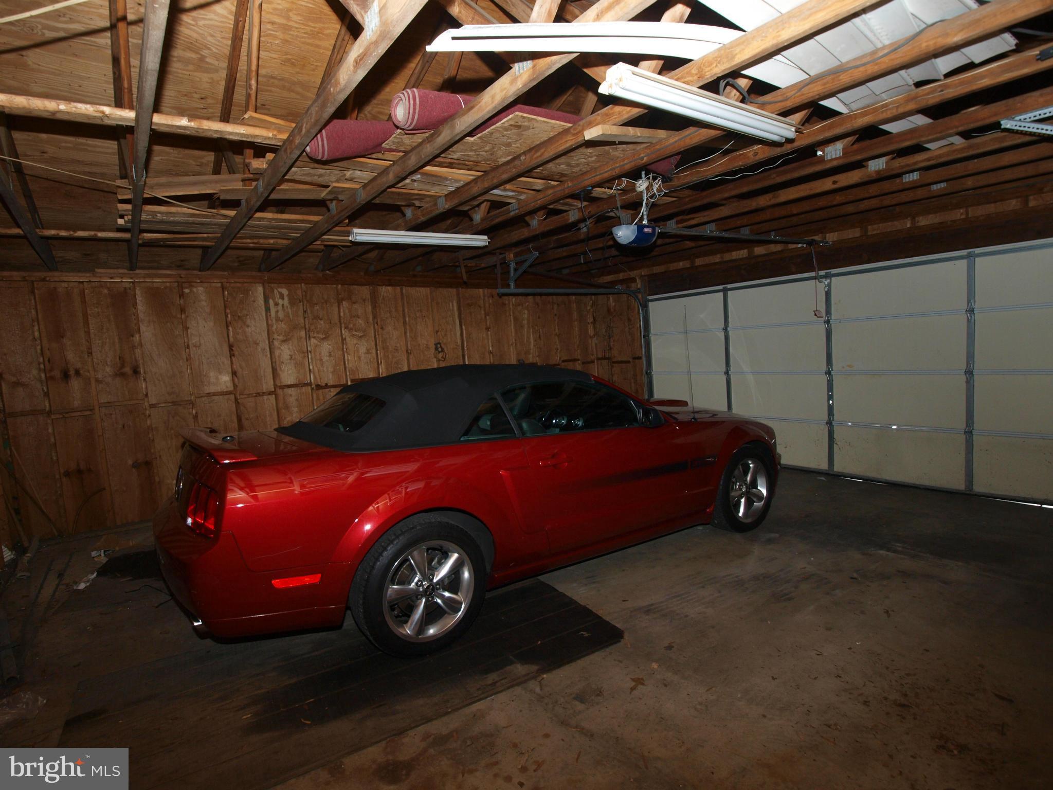 5610 Taylor Road Riverdale, MD 20737 - Photo 4 of 29 Garage