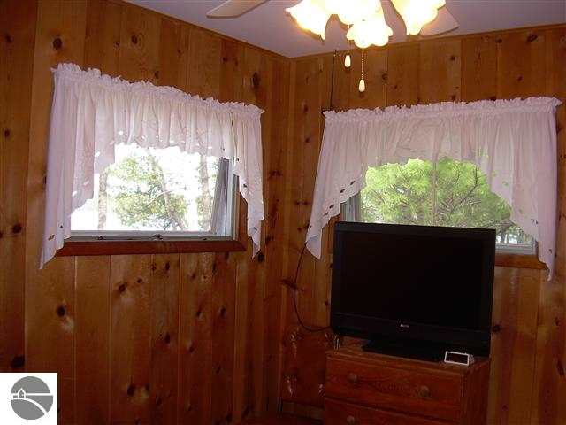 14804 Williams Road Elk Rapids, MI 49629 - Photo 22 of 41 1745829-21.JPG