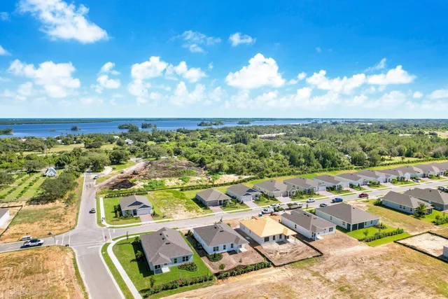 $2,800 | 81 White Pelican Lane, Sebastian, FL 32958