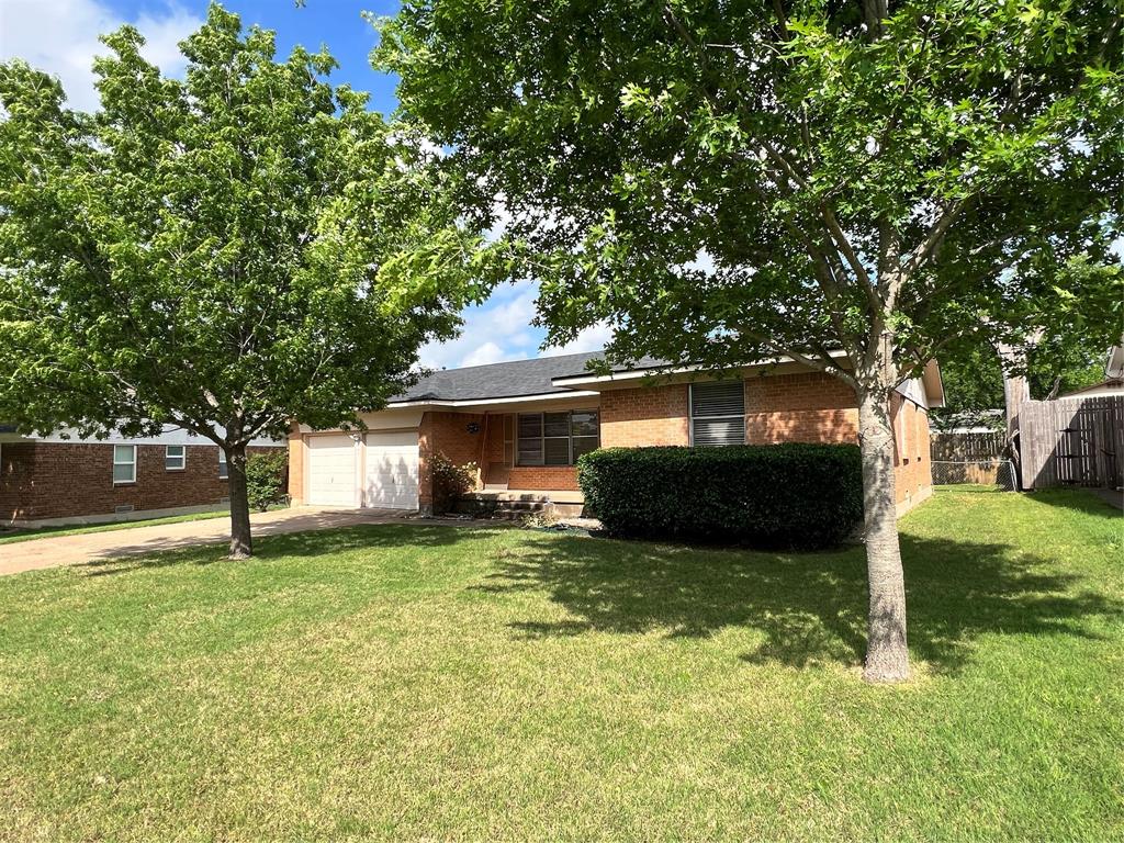 2406 Ridgecrest Drive Garland, TX 75041 - Photo 2 of 22