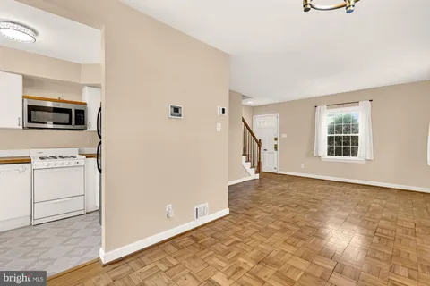 $269,000 | 1824 East-West Highway, Unit 1824, Silver Spring, MD 20910