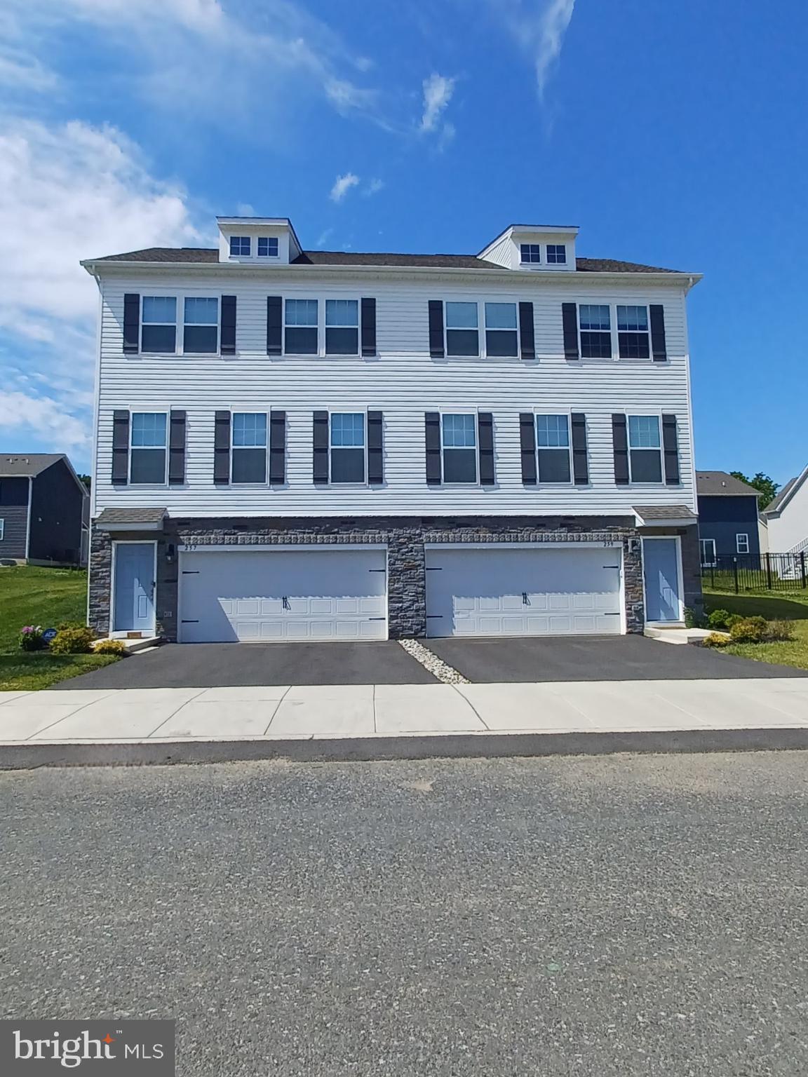 221 Winding Road Easton, PA 18040 - Photo 2 of 33 same front elevation