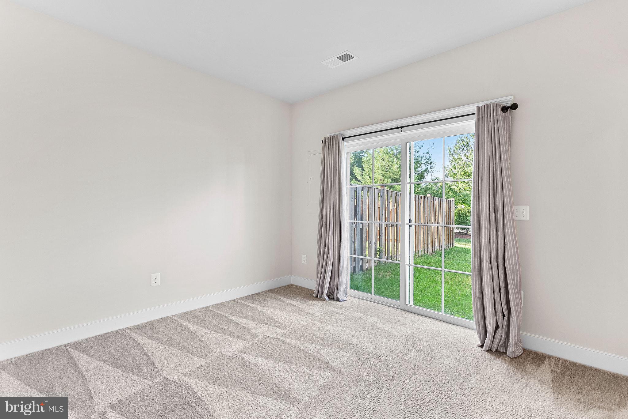 207 Miles Hawk Terrace Purcellville, VA 20132 - Photo 41 of 48 Bedroom #3 w/walk-in closet & full bath.
