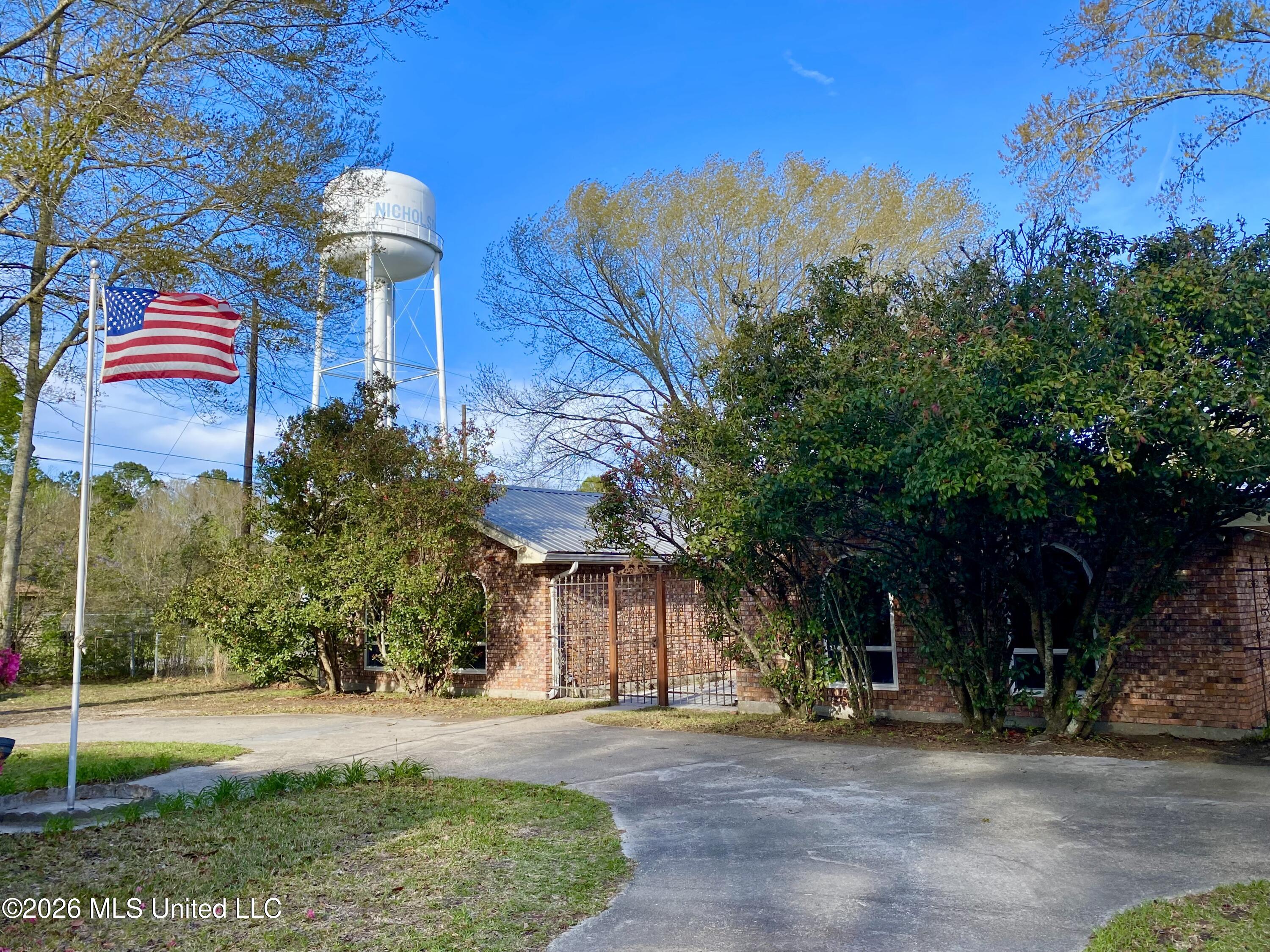 106 Elane Street Picayune, MS 39466 - Photo 2 of 27 2, IMG_8835