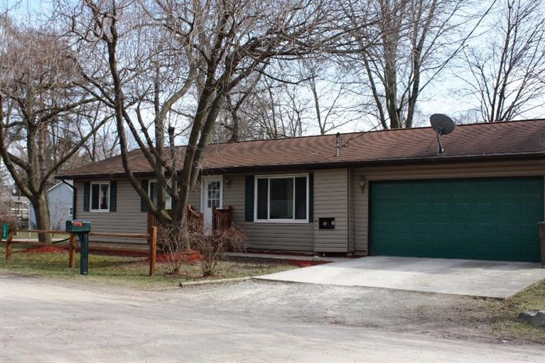 138 Ridge Whitmore Lake, MI 48189 - Photo 2 of 10 Photo 2