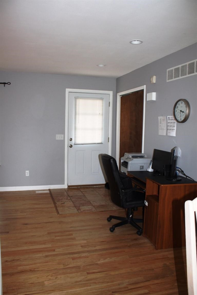 138 Ridge Whitmore Lake, MI 48189 - Photo 3 of 10 Photo 3