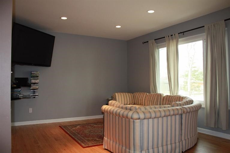 138 Ridge Whitmore Lake, MI 48189 - Photo 4 of 10 Photo 4