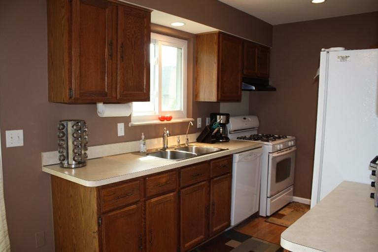 138 Ridge Whitmore Lake, MI 48189 - Photo 6 of 10 Photo 6