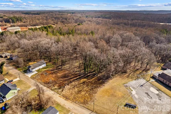 a view of an outdoor space