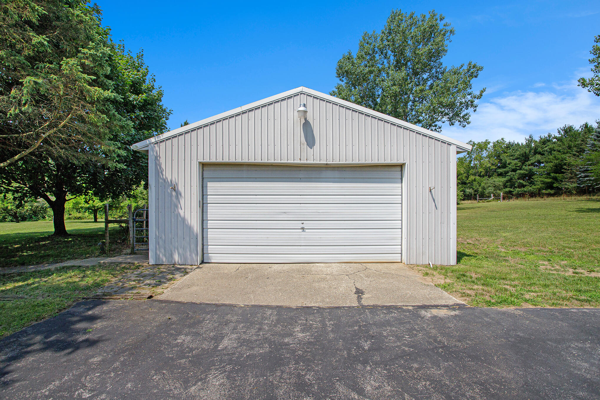 1886 Allen Road Niles, MI 49120 - Photo 29 of 39 2 Car Garage