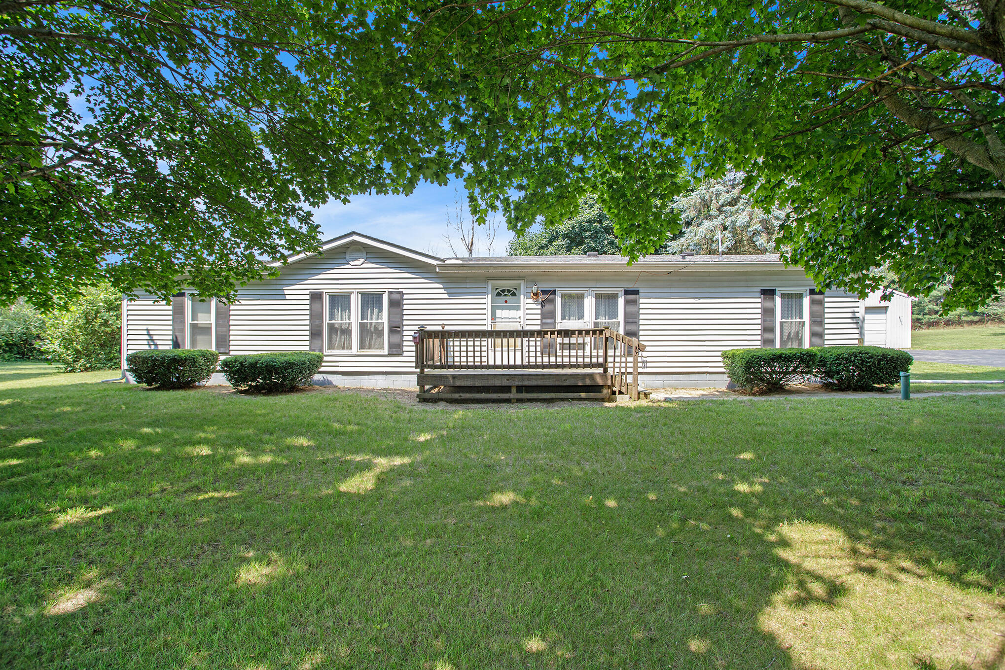 1886 Allen Road Niles, MI 49120 - Photo 3 of 39 Welcome Home!
