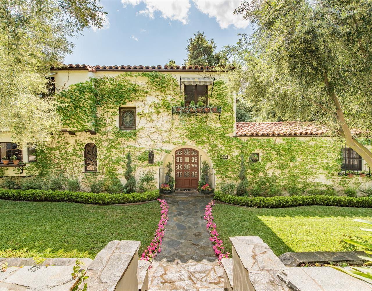 3010 Edmonton Road Glendale, CA 91206 - Photo 2 of 33