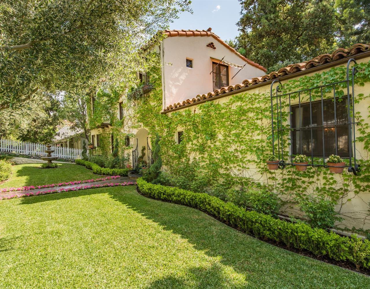 3010 Edmonton Road Glendale, CA 91206 - Photo 3 of 33