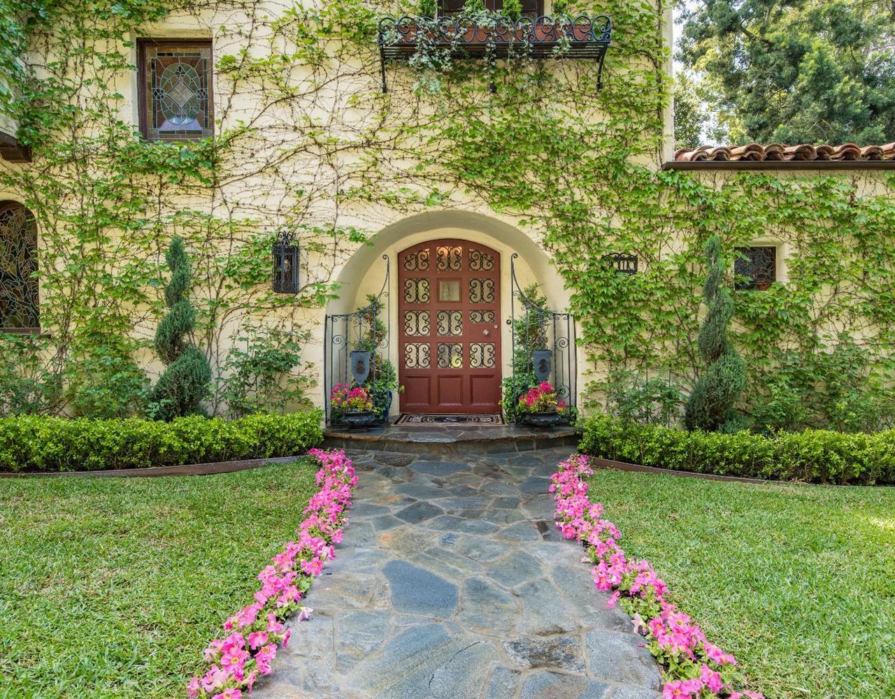 3010 Edmonton Road Glendale, CA 91206 - Photo 6 of 33