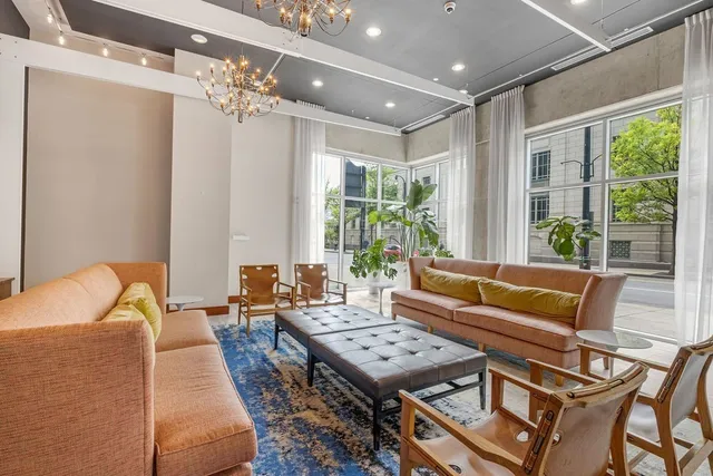 $2,450 | 301 Demonbreun Street, Unit 1713, Nashville, TN 37201