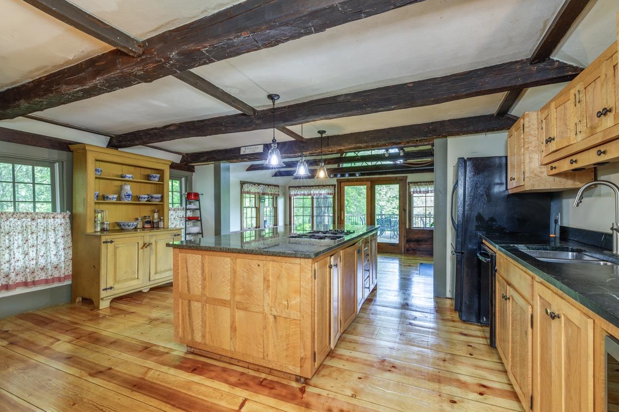 2 Raymond Road Deerfield, NH 03037 - Photo 1 of 53