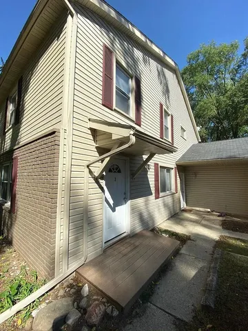 $799,900 | 260 West Unadilla Street, Pinckney, MI 48169