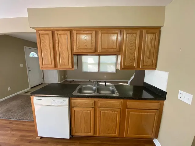 $799,900 | 260 West Unadilla Street, Pinckney, MI 48169