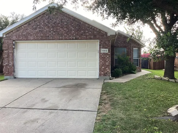 $1,900 | 11912 Porcupine Drive, Fort Worth, TX 76244