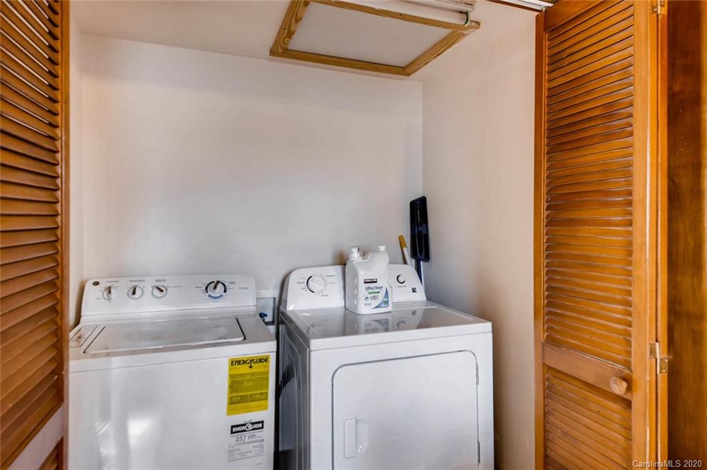 4323 Hubbard Road Charlotte, NC 28269 - Photo 14 of 35 a utility room with dryer and washer