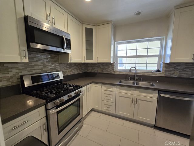 $985,000 | 2944 Mayfield Avenue, La Crescenta, CA 91214