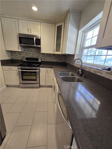 $985,000 | 2944 Mayfield Avenue, La Crescenta, CA 91214