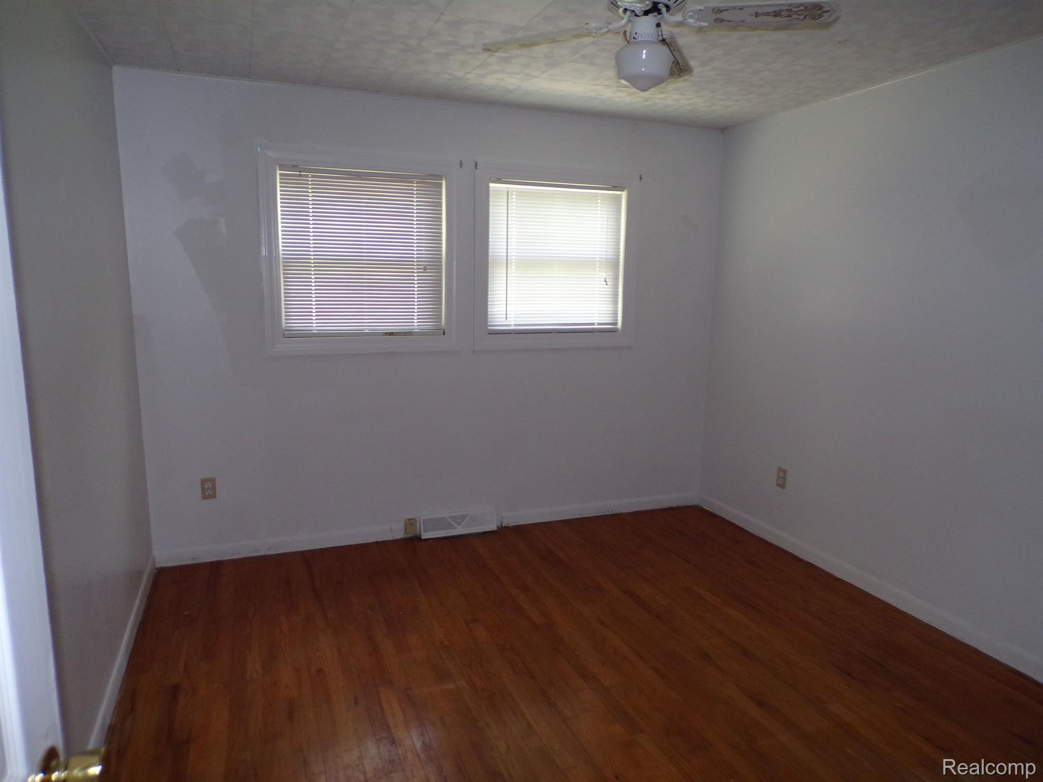 40543 Alden Road Belleville, MI 48111 - Photo 17 of 25 bedroom 2