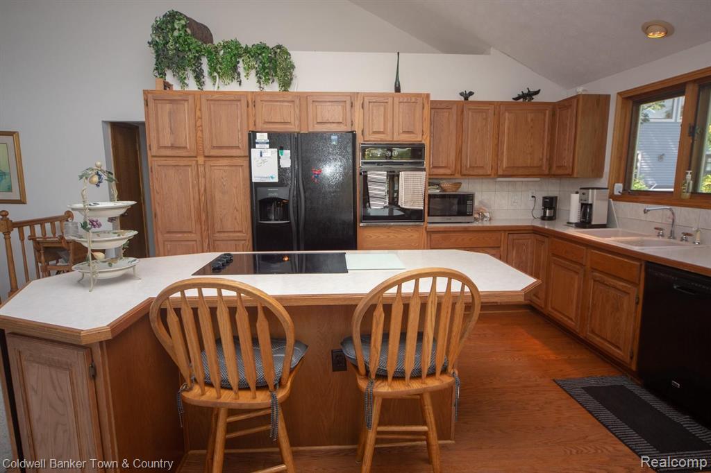 5874 Bullard Road Fenton, MI 48430 - Photo 3 of 51