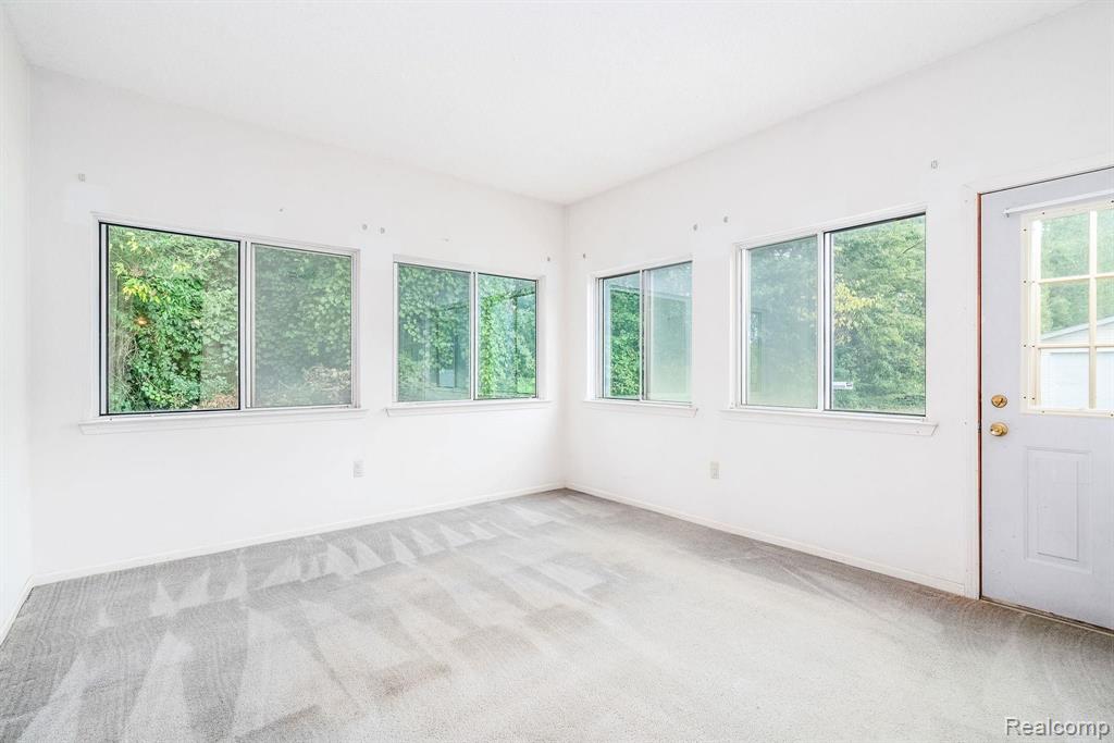 46376 Hull Road Belleville, MI 48111 - Photo 10 of 42