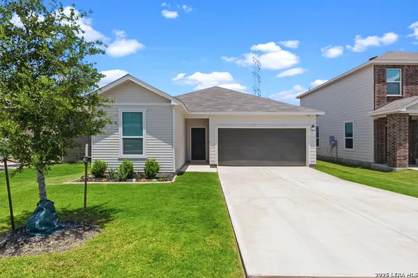 $2,000 | 702 Cedar Street, San Antonio, TX 78210