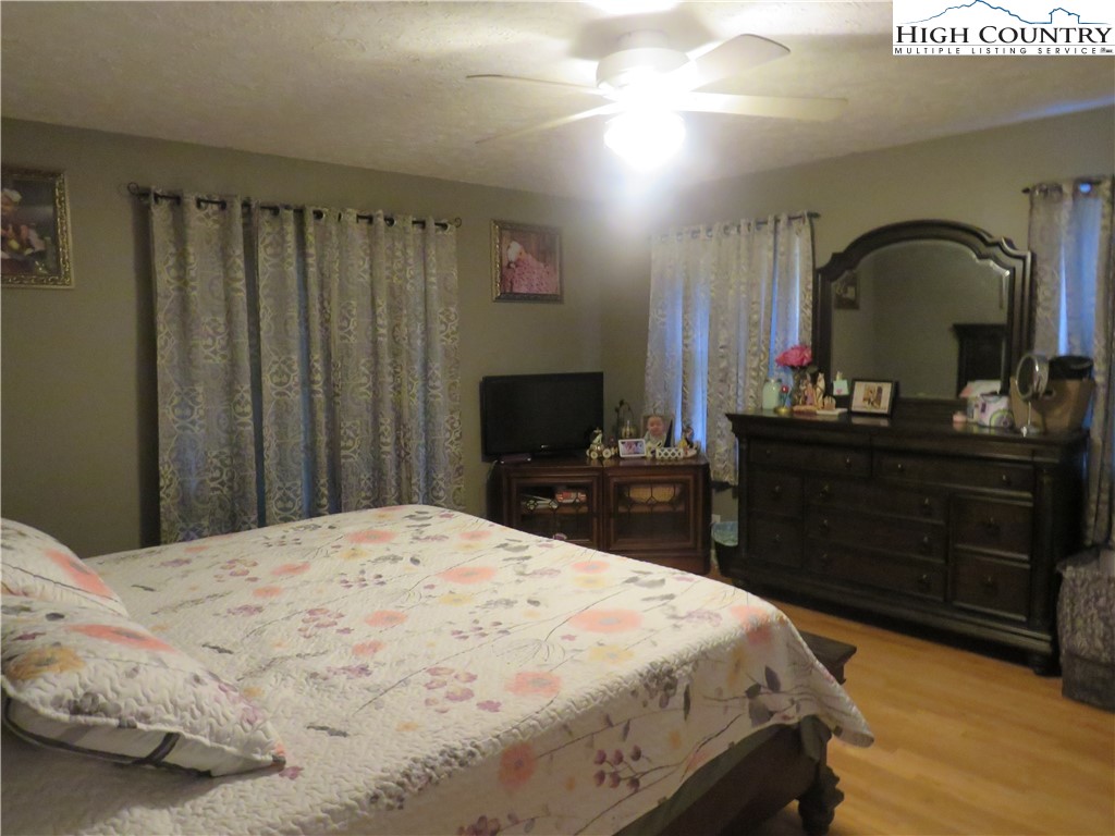 102 Edmonds Road Ennice, NC 28623 - Photo 12 of 39 Gallery Image 12