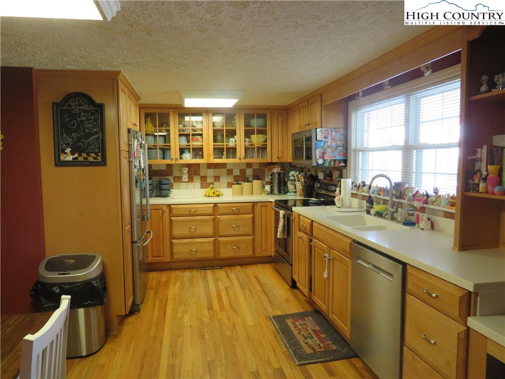 102 Edmonds Road Ennice, NC 28623 - Photo 3 of 39 Gallery Image 3