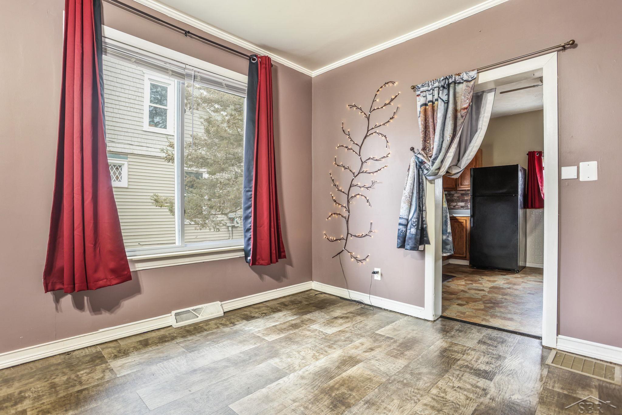 415 North Hampton Street Bay City, MI 48708 - Photo 5 of 23 50099038-4.JPG
