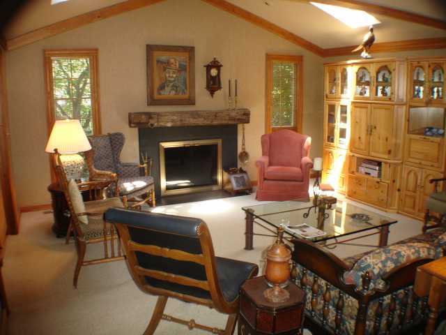 4131 Kendale Road Columbus, OH 43220 - Photo 4 of 17 Gallery Image 4