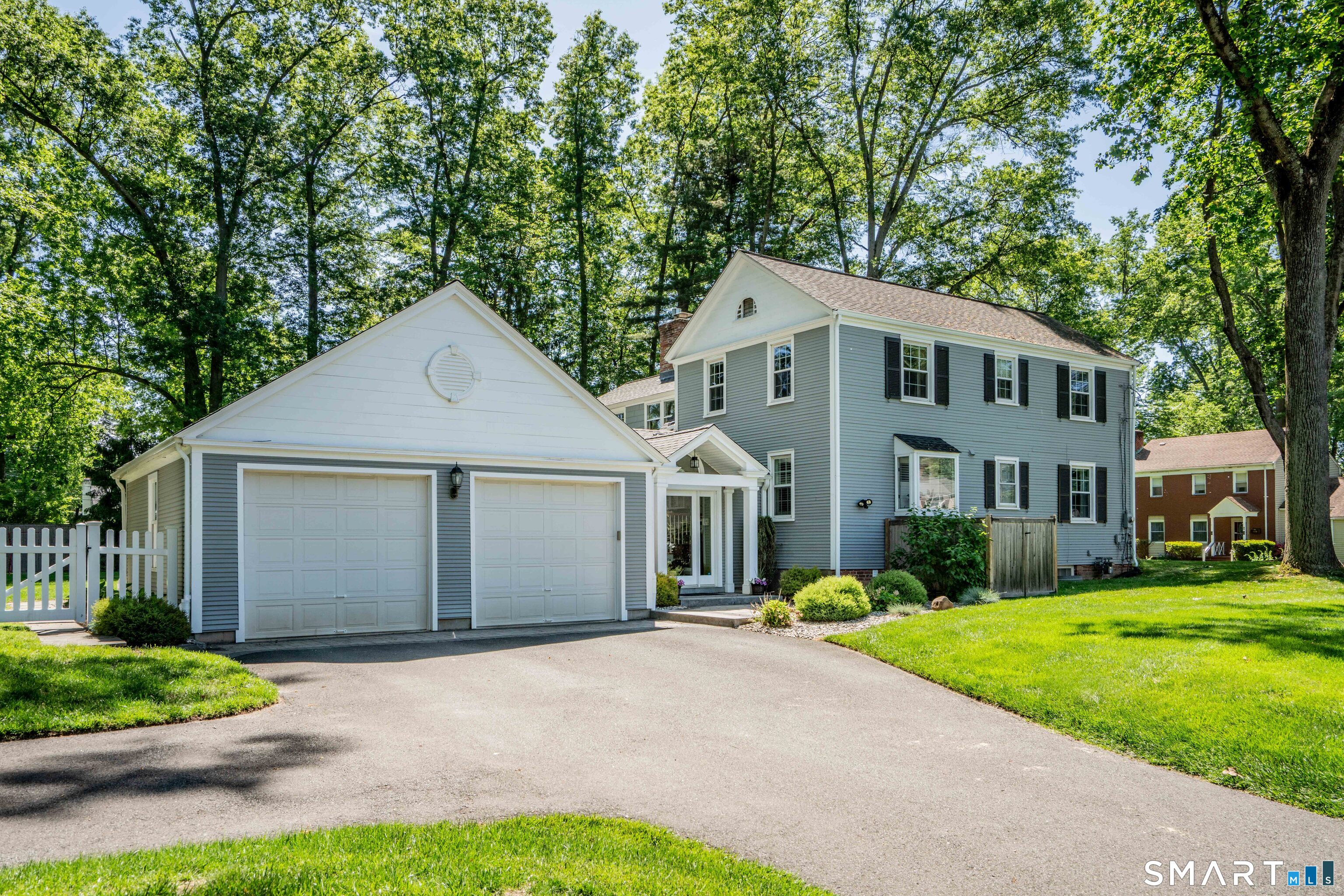 98 Colony Road West Hartford, CT 06117 - Photo 4 of 40