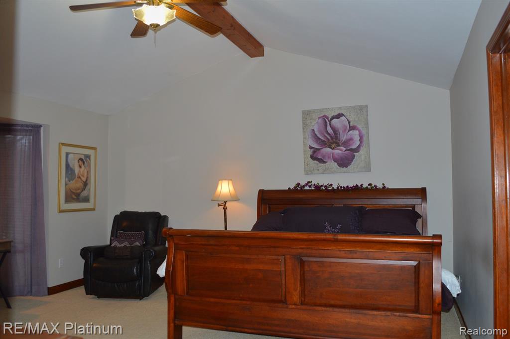 5346 Hartland Road Fenton, MI 48430 - Photo 10 of 24