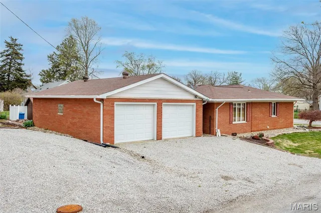 $280,000 | 132 South Duncan Street, Marine, IL 62061