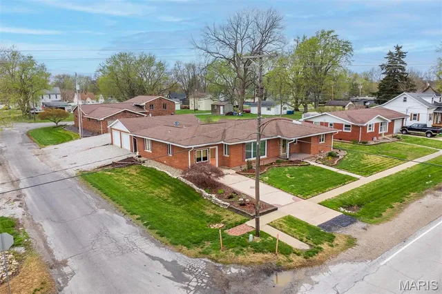 $280,000 | 132 South Duncan Street, Marine, IL 62061
