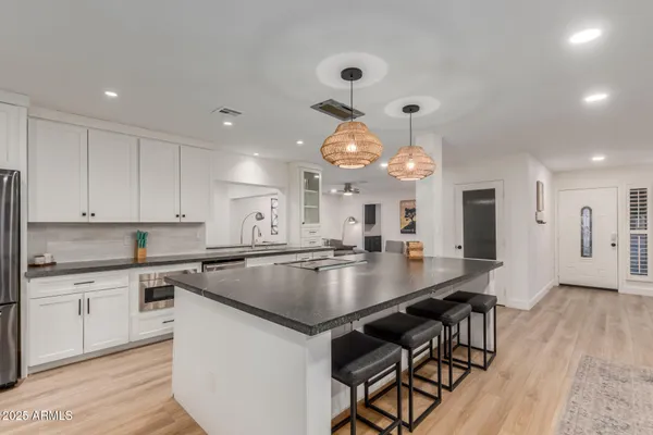 $4,200 | 5253 East Beck Lane, Scottsdale, AZ 85254