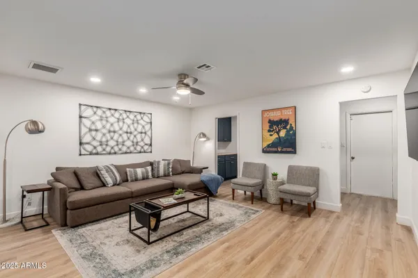 $4,200 | 5253 East Beck Lane, Scottsdale, AZ 85254